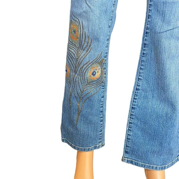 Mixit Light Wash Denim Jeans Size 10 Petite Peacock Design Cropped Mid Rise - Picture 2 of 10